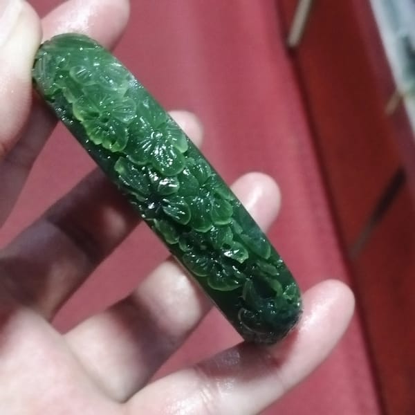 Green Chinese Nephrite Hand-Carved Jade Bangle 3